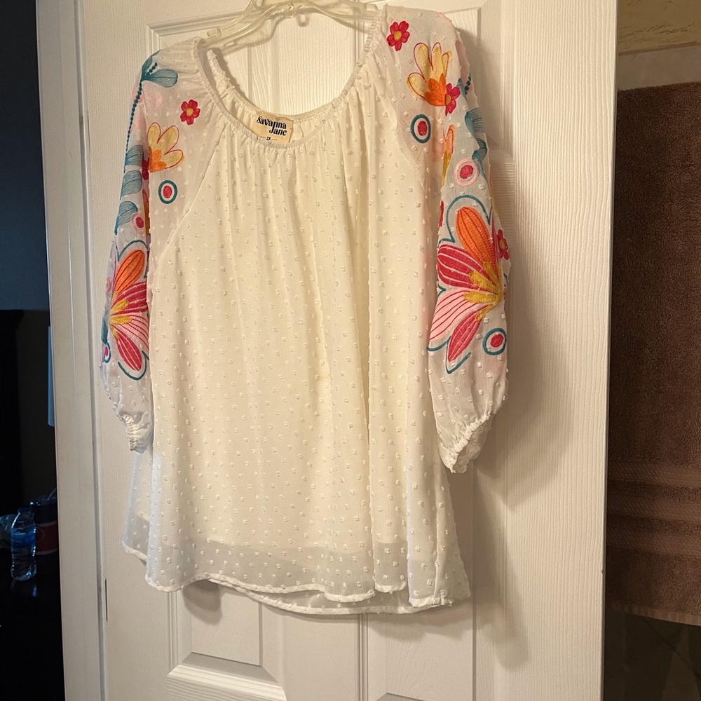 Savanna Jane top beautiful white with embroidery new